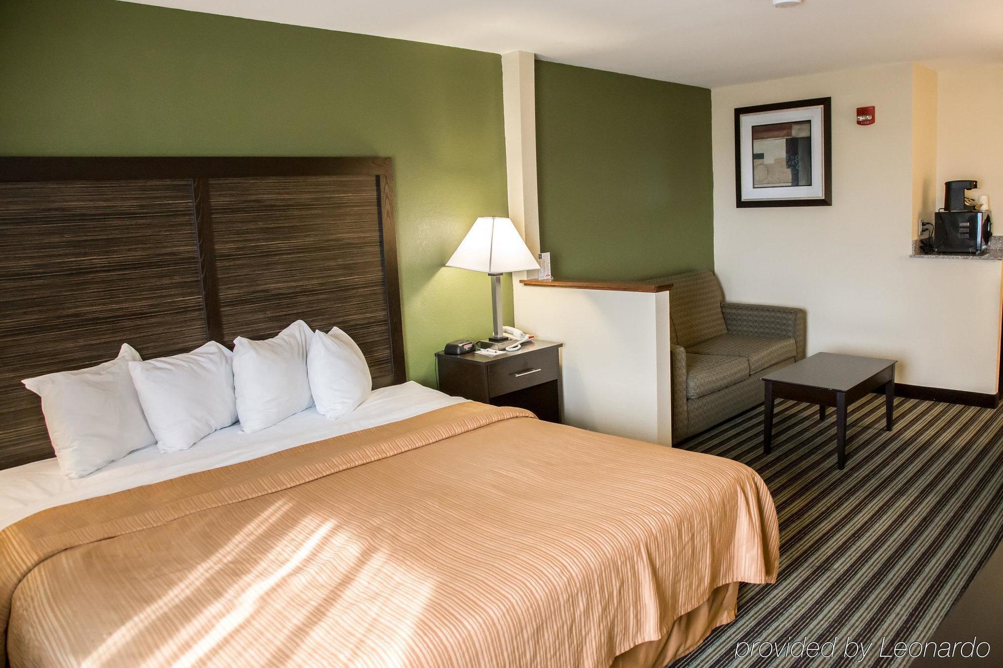 Quality Inn & Suites Loves Park Near Rockford Екстер'єр фото